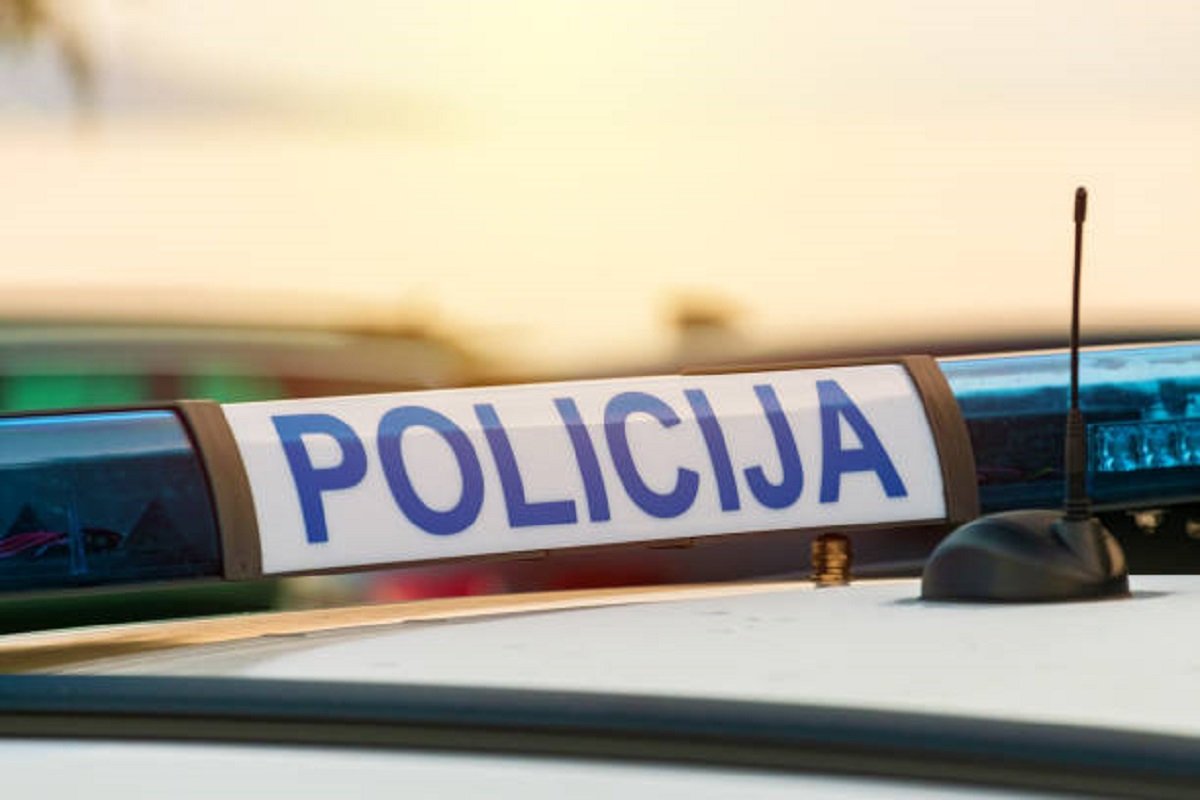 Ratar iz Zagreba i kontrolor iz Splita glumili policajce da bi opljačkali penzionera